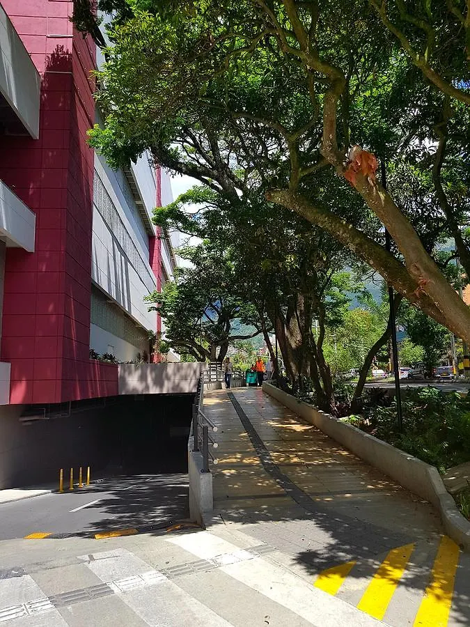 Apartaestudio Centro Comercial La Central Medellín